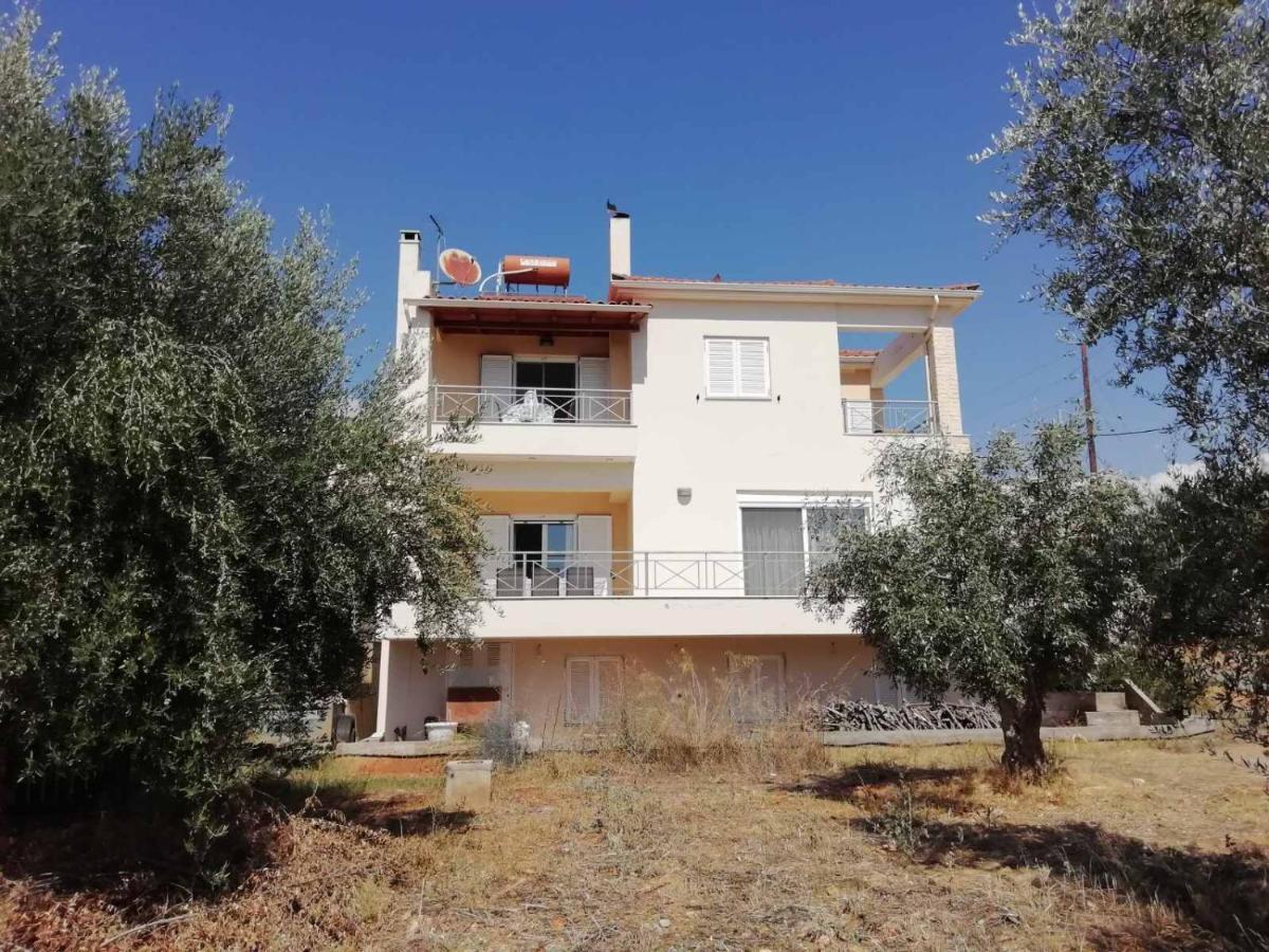 Rural 3-Bedroom House Kalamata Esterno foto